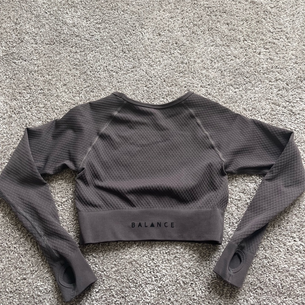 (TWO) Balance Athletica Long Sleep Crops - Picture 5 of 7
